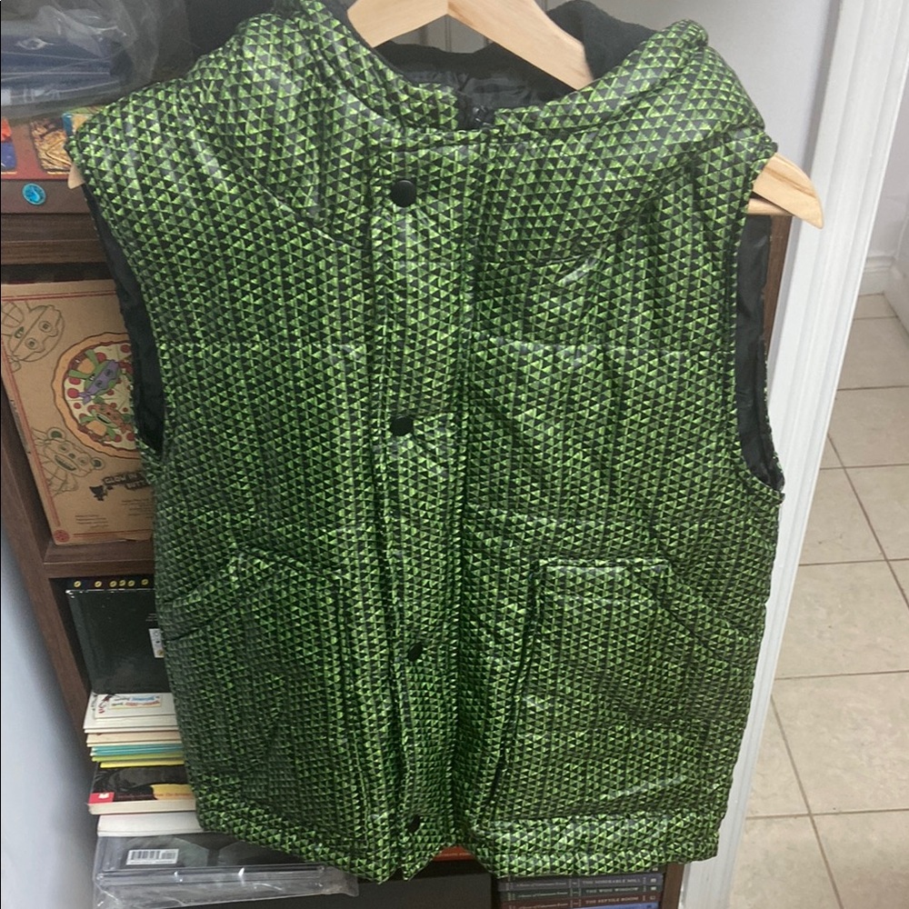 Korean Style Green Patterned Hooded Puffer Vest